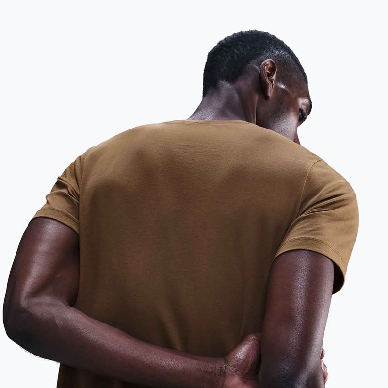 Pánské tričko Nike Sportswear Club mosswood brown 6