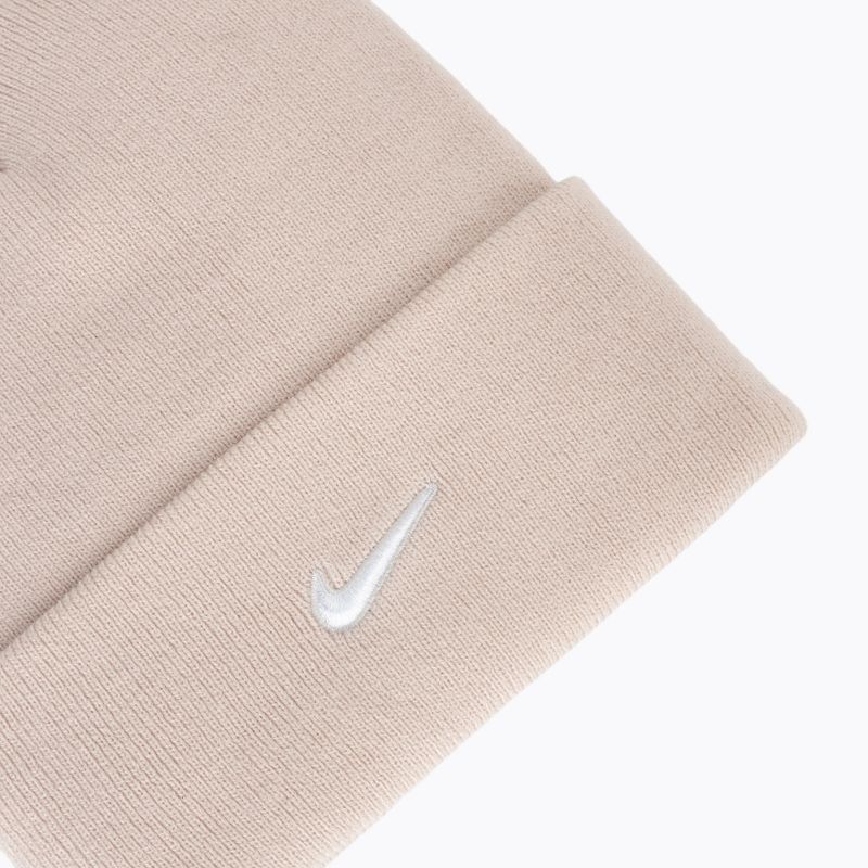 Zimní čepice Nike Peak Swoosh Beanie slit red/white 3