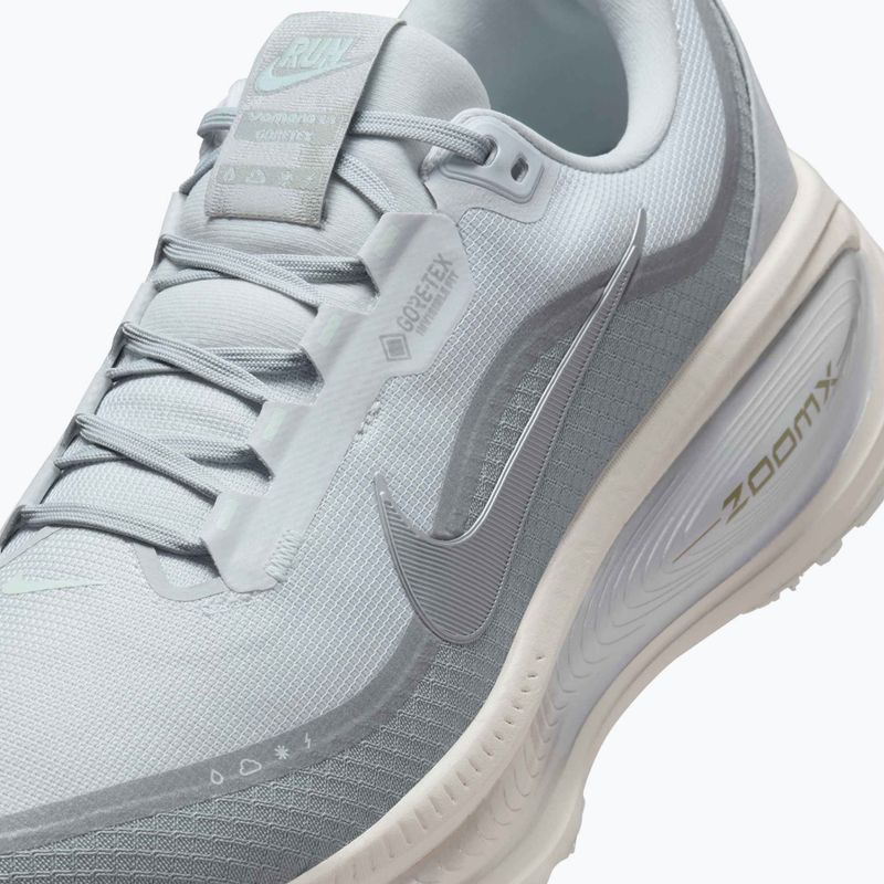 Pánské běžecké boty Nike Vomero 18 GORE-TEX pure platinum/metallic silver 9