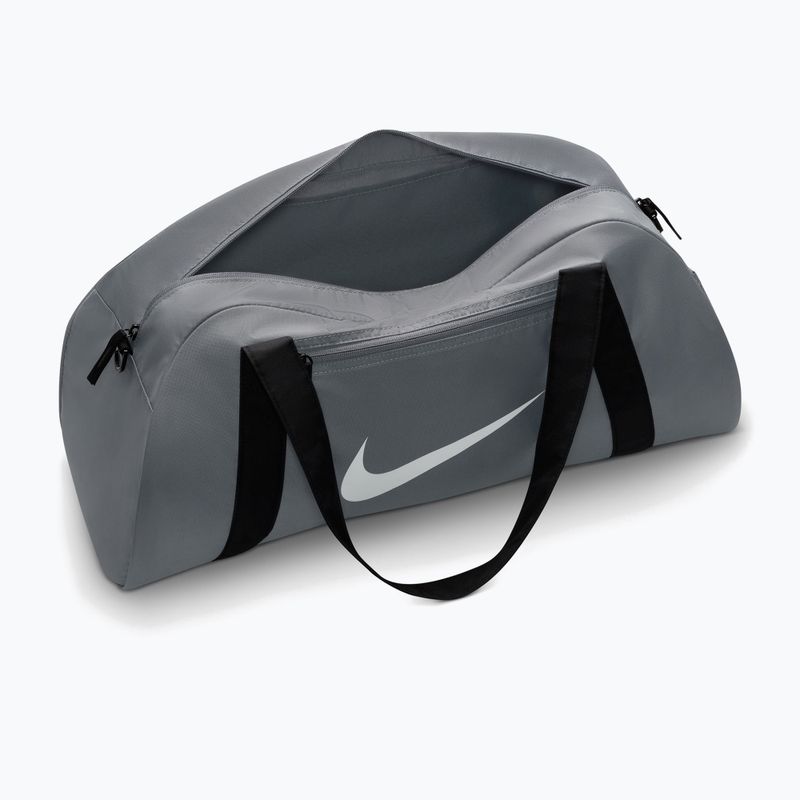 Dámská sportovní taška Nike Gym Club 24 l smoke grey/black/white 4