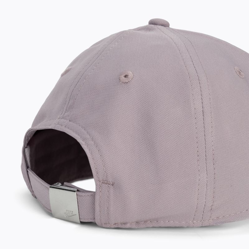 Kšiltovka Nike Dri-Fit Club light violet ore/metallic silver 4