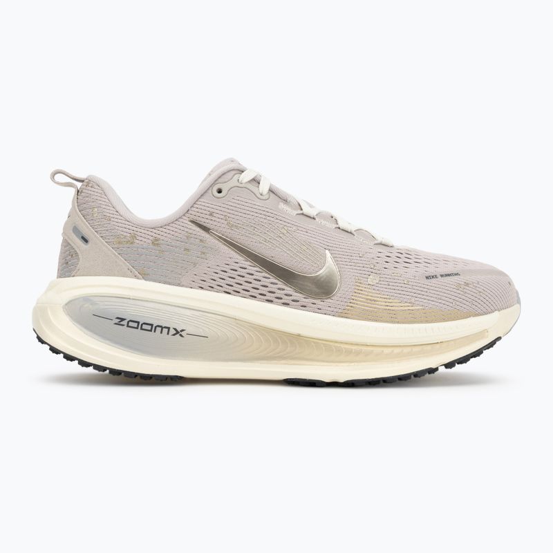 Dámské běžecké boty Nike Vomero 18 SE cream ii/coconut milk/metallic gold grain 2