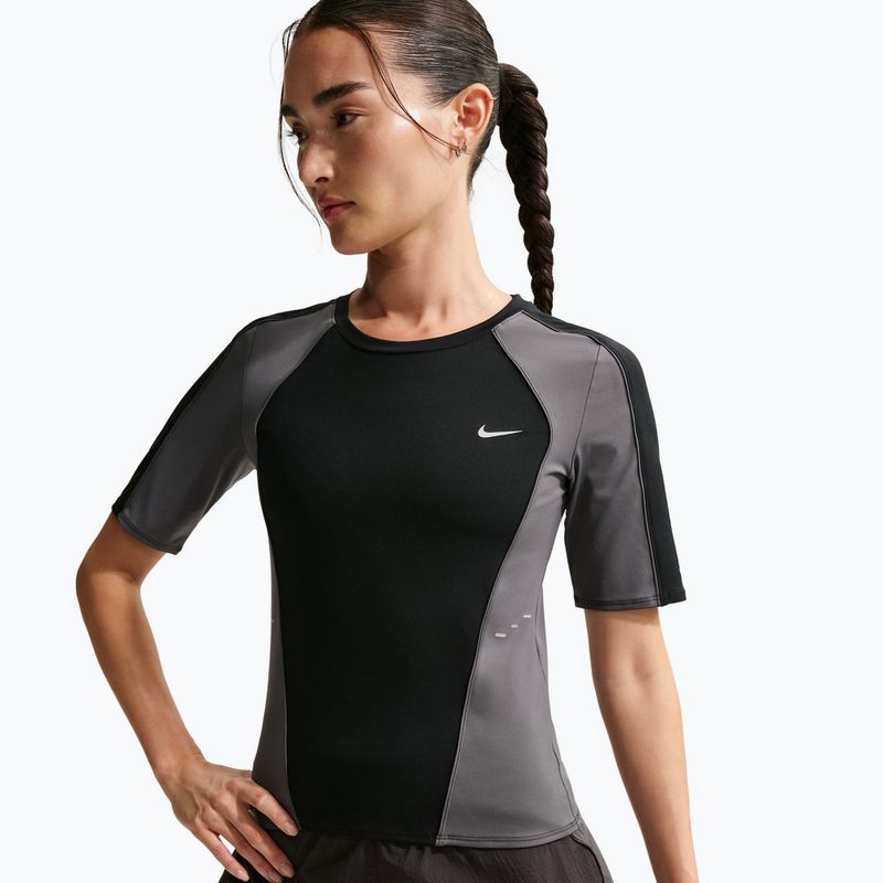 Dámské běžecké tričko Nike Swift Dri-Fit black/iron grey 2
