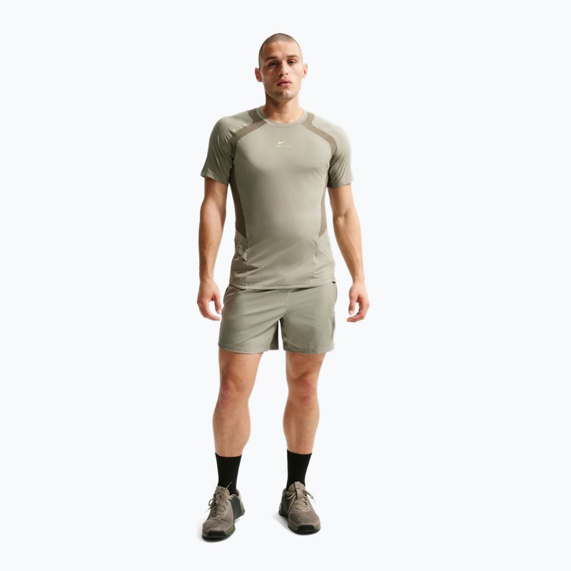 Pánské tréninkové tričko Nike Pro Training Dri-Fit light army/medium olive/light liquid lime 2