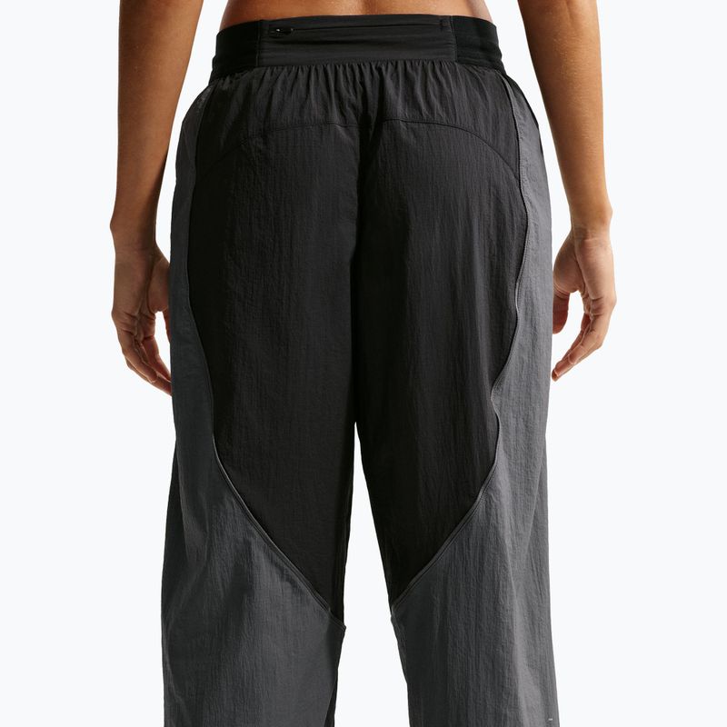 Dámské běžecké kalhoty Nike Swift UV Repel Mid-Rise black/iron grey 6