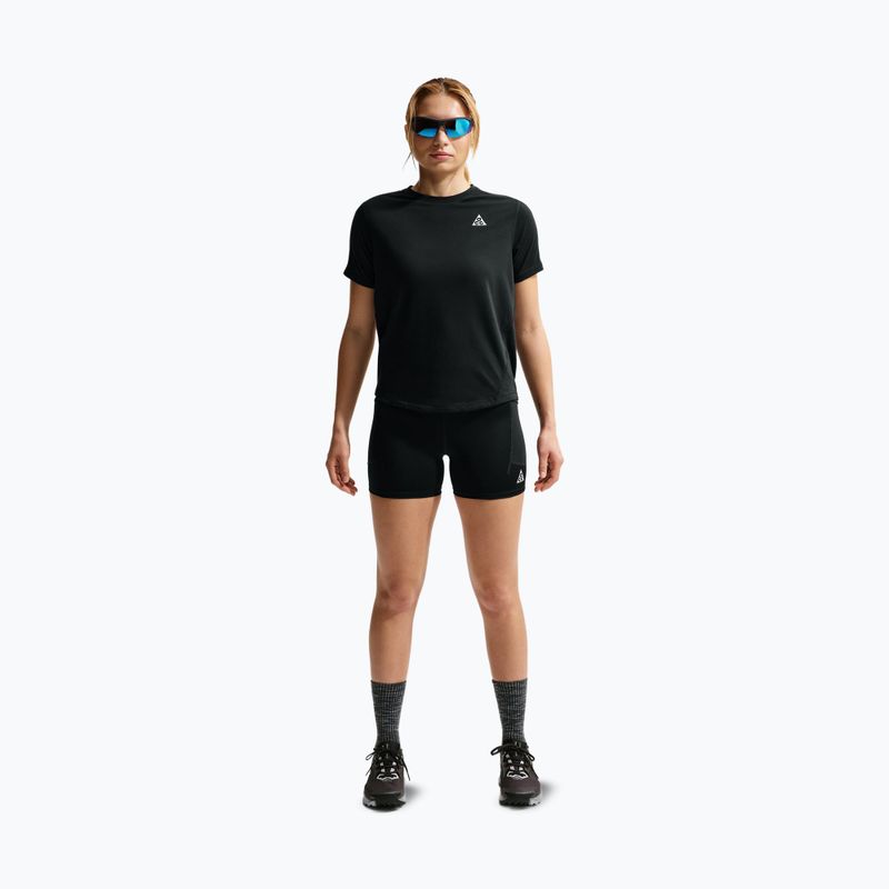 Dámské běžecké šortky Nike ACG black/summit white 2