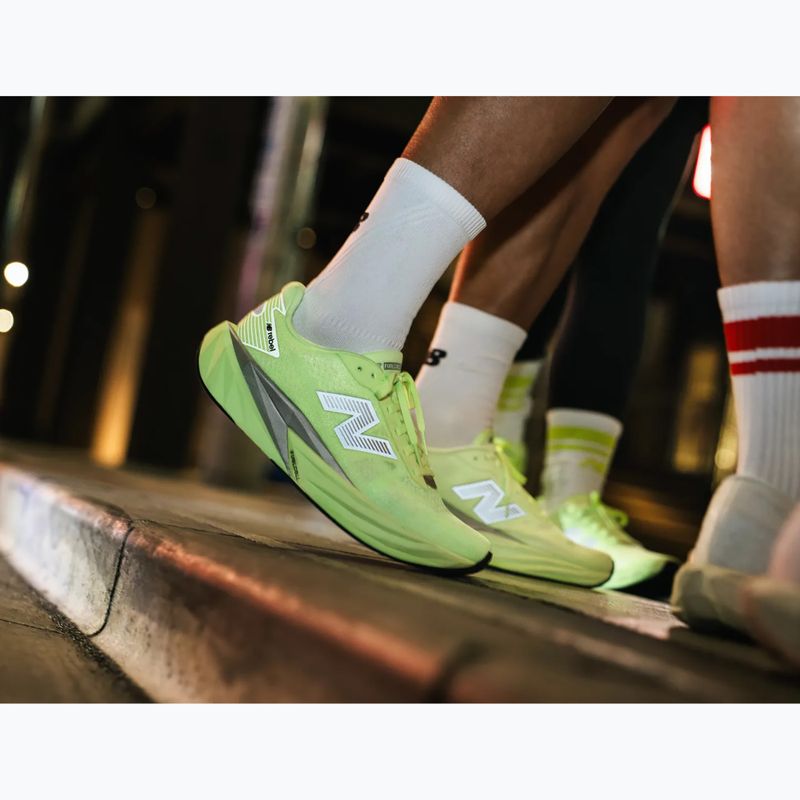 Pánské běžecké boty New Balance FuelCell Rebel V5 9