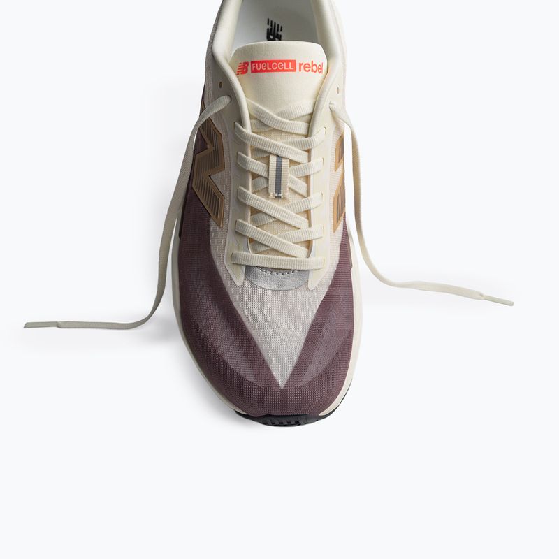 Pánské běžecké boty New Balance FuelCell Rebel V5 angora 4