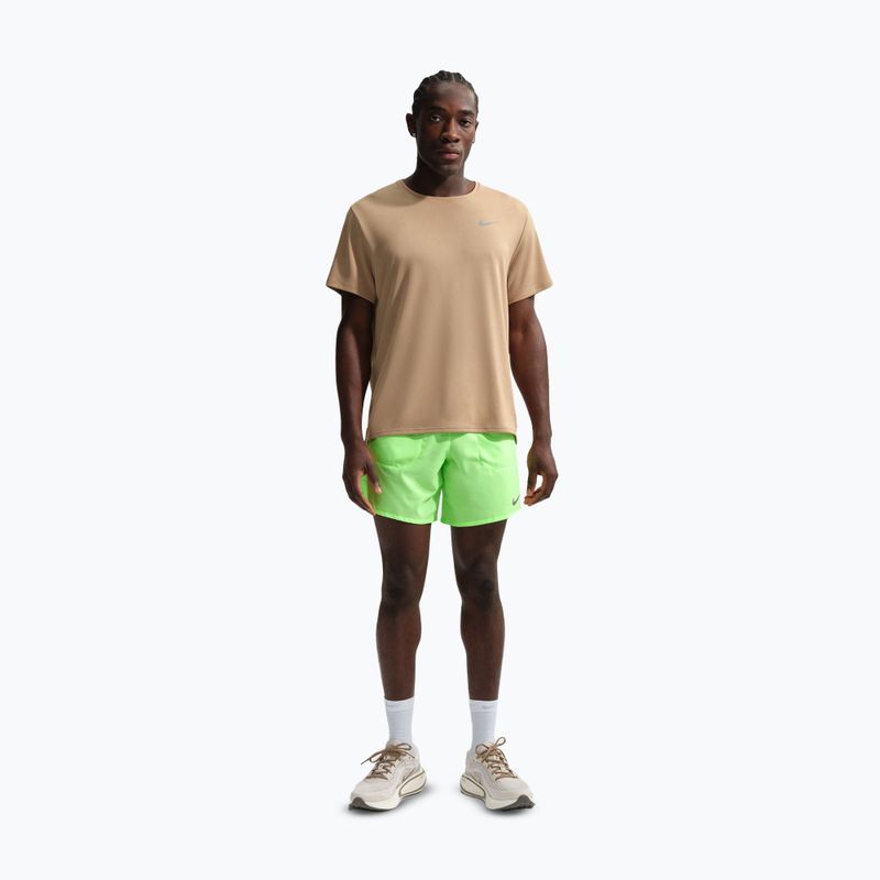 Pánské běžecké šortky Nike Stride Dri-Fit Brief-Lined 7" lime blast 2