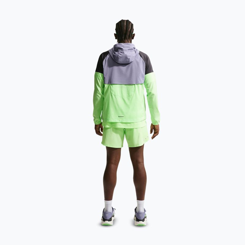 Pánské běžecké šortky Nike Stride Dri-Fit 2in1 7" lime blast 2