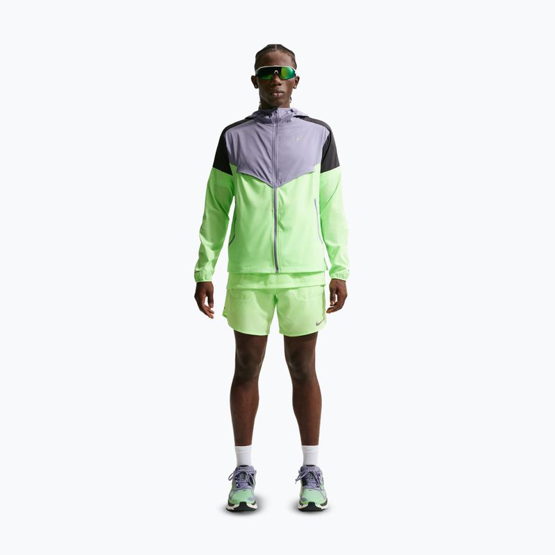 Pánské běžecké šortky Nike Stride Dri-Fit 2in1 7" lime blast 3