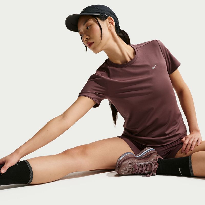 Dámské běžecké tričko Nike Swift Dri-Fit tattoo 5