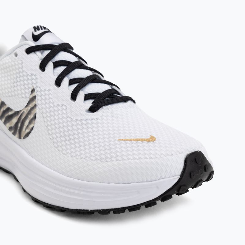 Dámské běžecké boty Nike Revolution 8 white/metallic gold/black 7