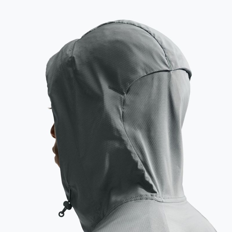 Pánská běžecká bunda Nike Impossibly Light Windrunner smoke grey/smoke grey/midnight navy 6