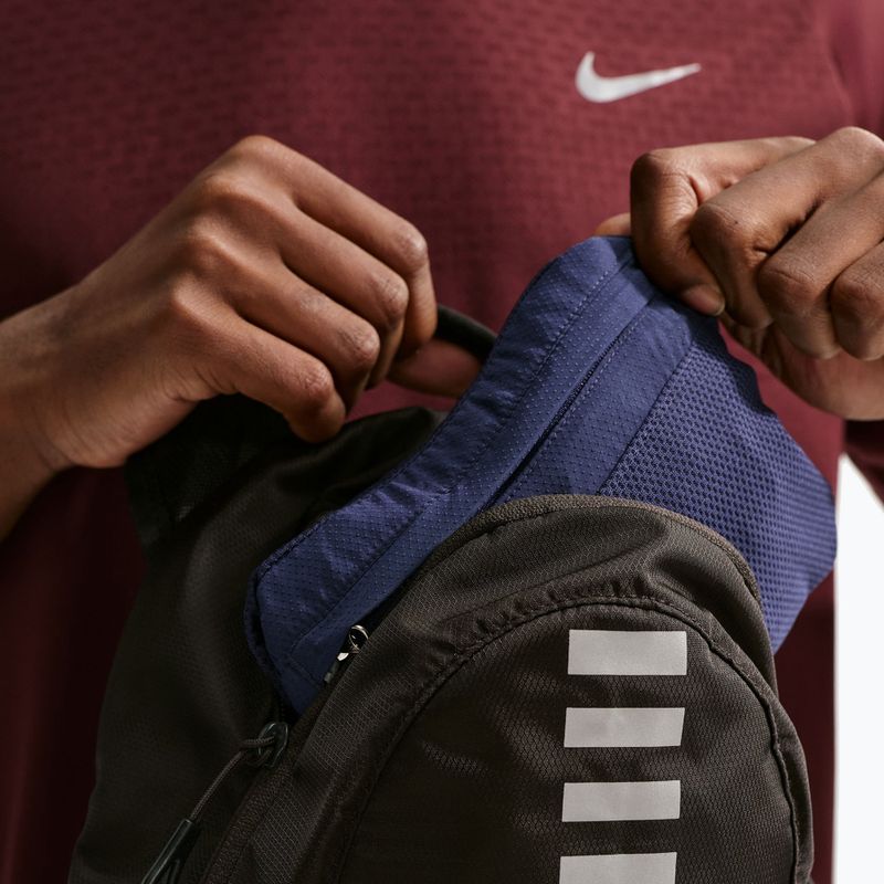 Pánská běžecká bunda Nike Impossibly Light Windrunner smoke grey/smoke grey/midnight navy 7