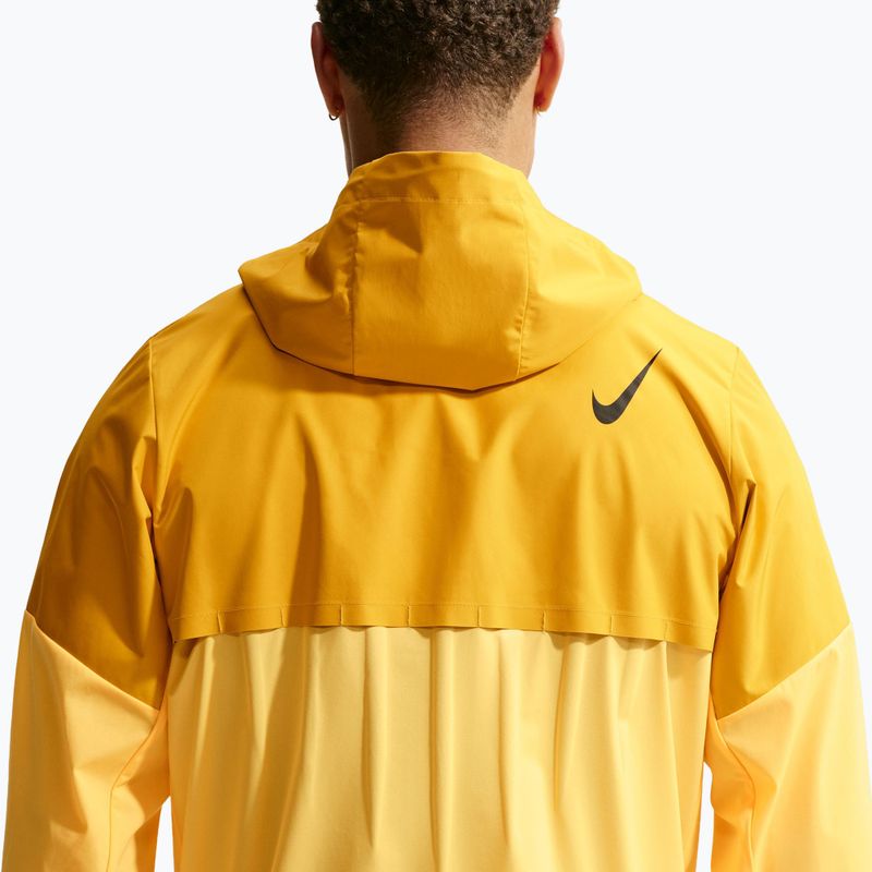 Pánská běžecká bunda Nike AeroSwift Storm-Fit Aerogami university gold/citron pulse/black 5