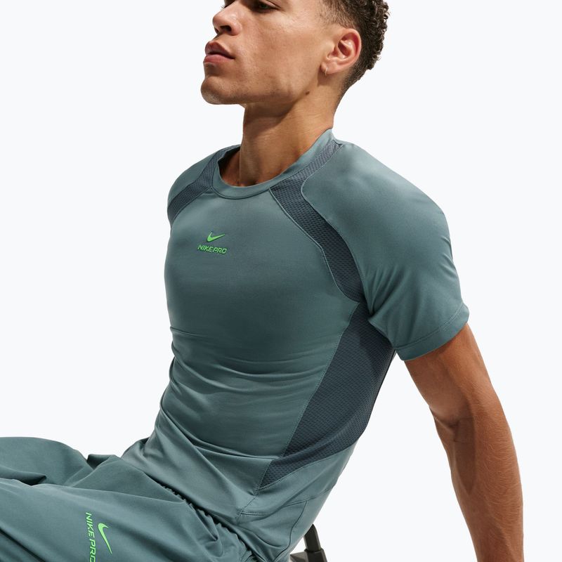 Pánské tréninkové tričko Nike Pro Training Dri-Fit mineral slate/faded spruce/green strike 4