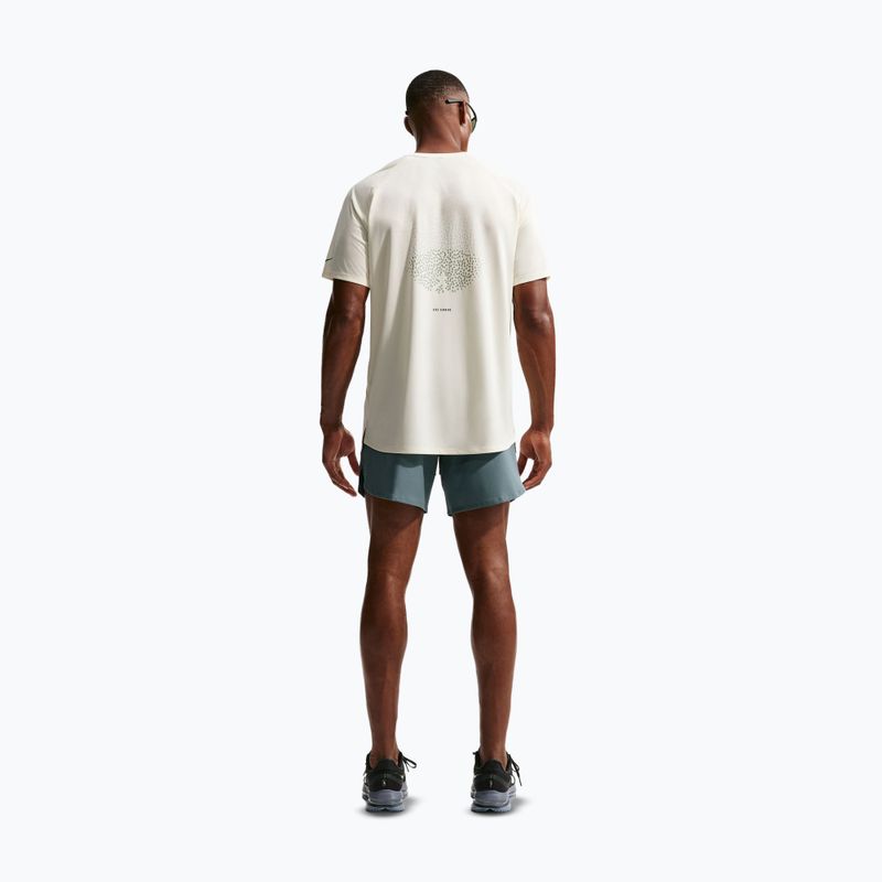 Pánské běžecké šortky Nike Stride Dri-Fit 2in1 7" mineral slate 3