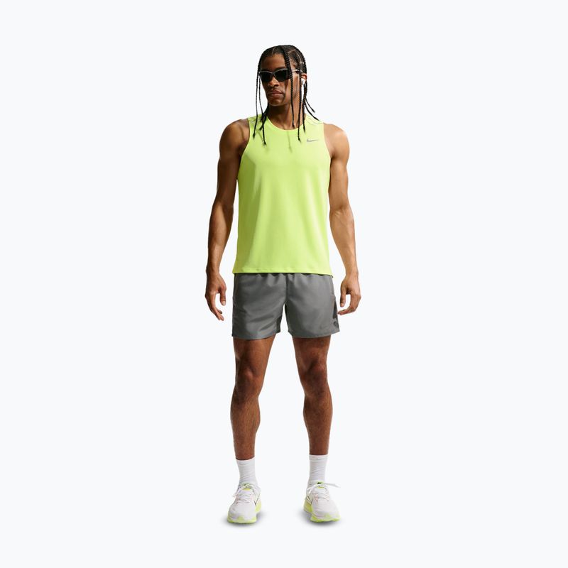 Pánské běžecké šortky Nike Miler Dri-Fit 2in1 5" smoke grey/smoke grey 2