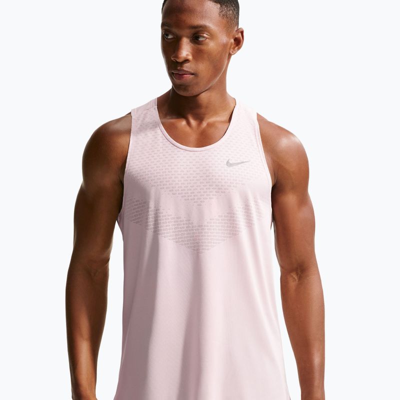 Pánské běžecké tričko Nike Stride Dri-Fit ADV silt red 5