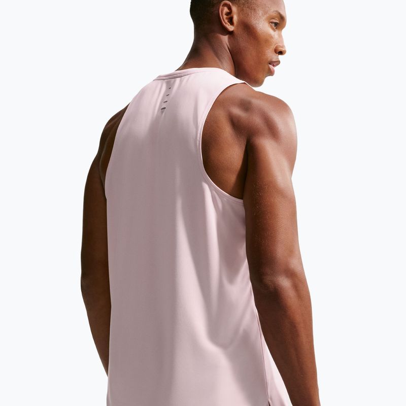 Pánské běžecké tričko Nike Stride Dri-Fit ADV silt red 6