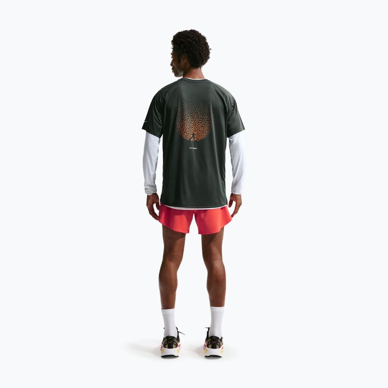 Pánské běžecké tričko Nike Stride Dri-Fit ADV black spruce 3