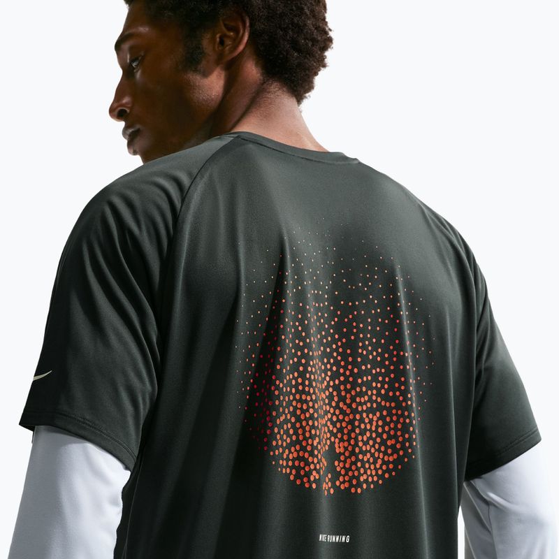 Pánské běžecké tričko Nike Stride Dri-Fit ADV black spruce 5