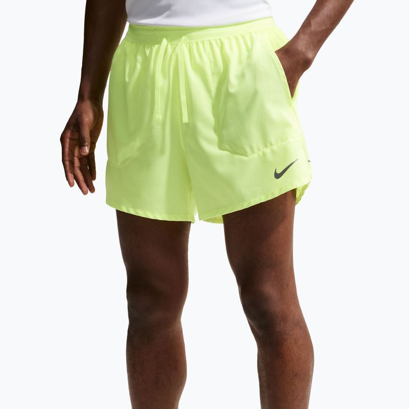 Pánské šortky Nike Stride Dri-Fit s podšívkou 5" volt ice 4