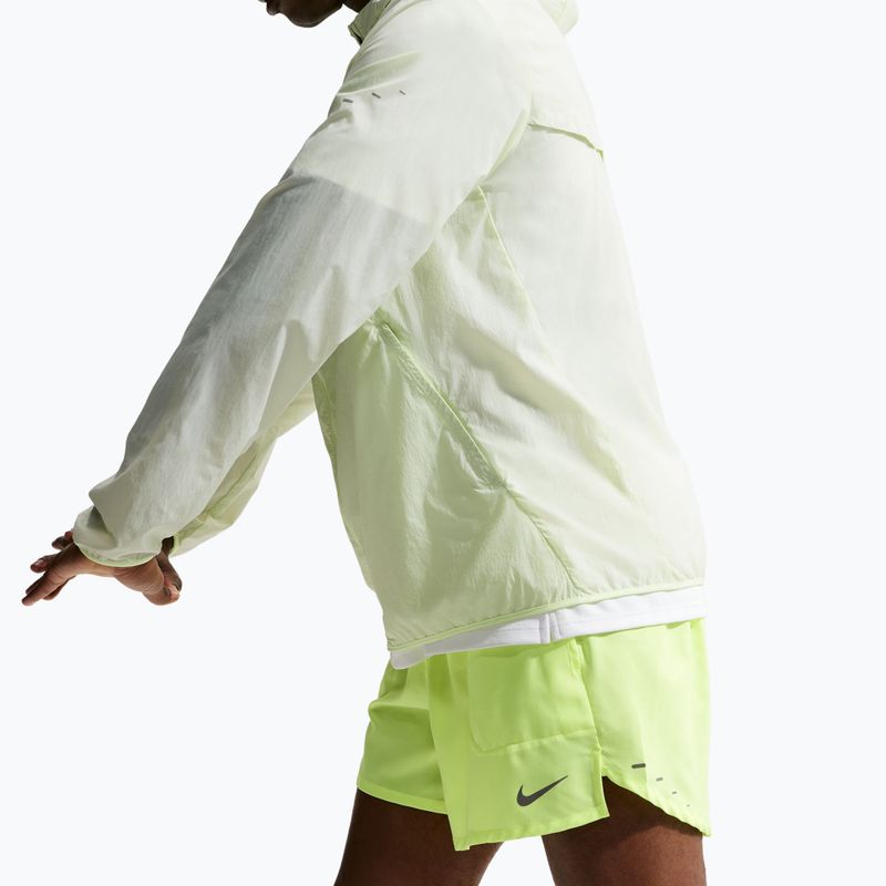 Pánské šortky Nike Stride Dri-Fit s podšívkou 5" volt ice 6
