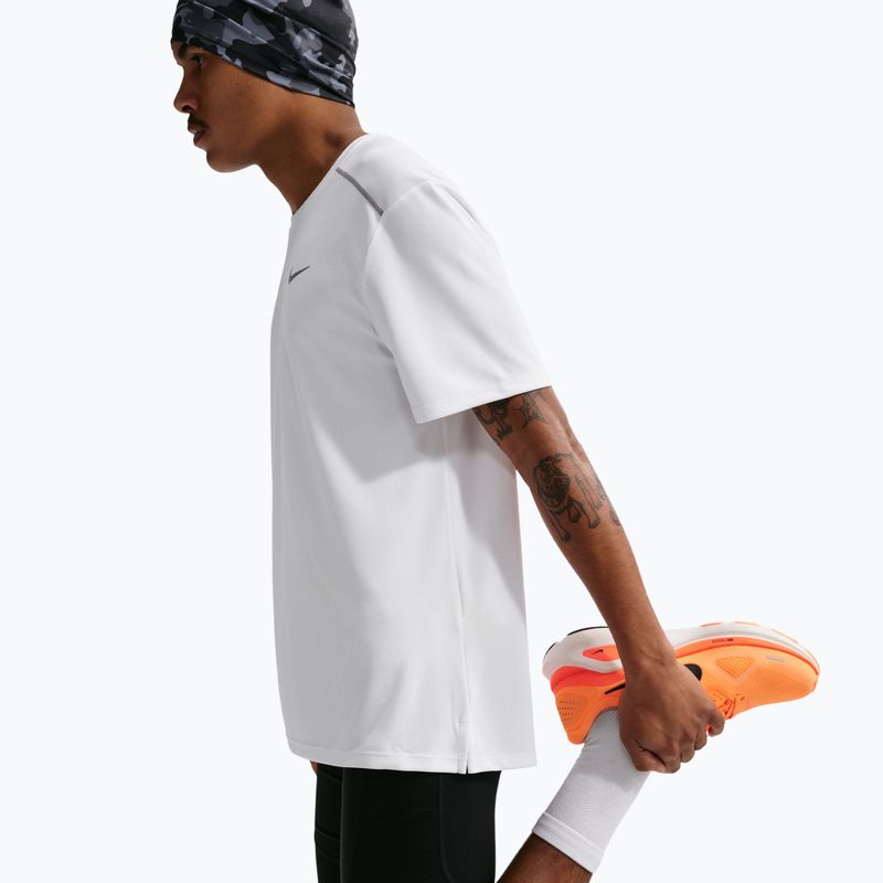 Pánské běžecké tričko Nike Miler Dri-Fit UV white 4