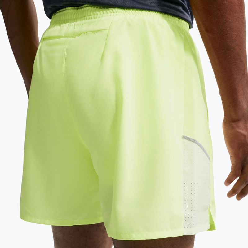 Pánské běžecké šortky Nike Miler Dri-Fit 2in1 5" volt ice/barely volt 5
