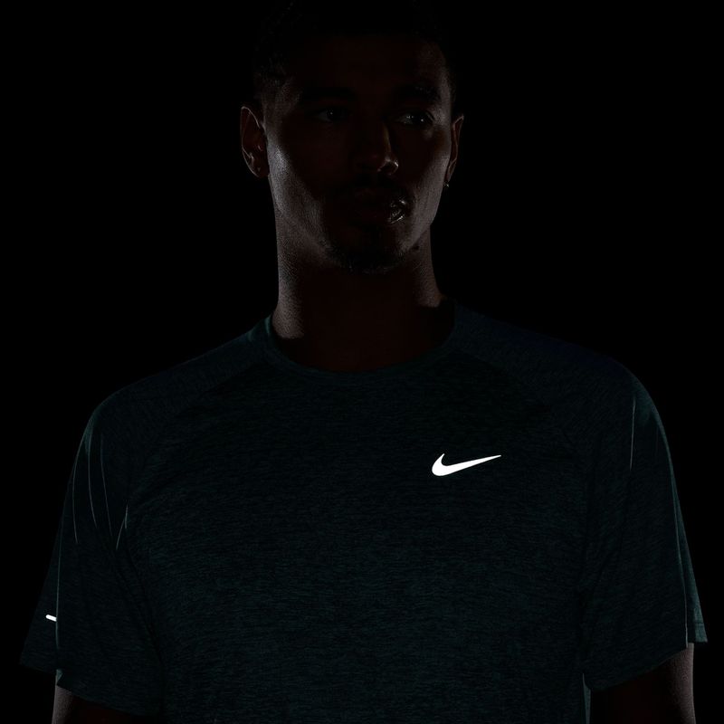 Pánské běžecké tričko Nike Stride ADV mineral slate 4