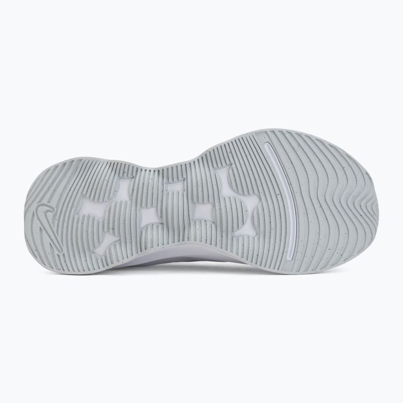 Dámské boty Nike Motiva 2 white/pure platinum/metallic silver 4