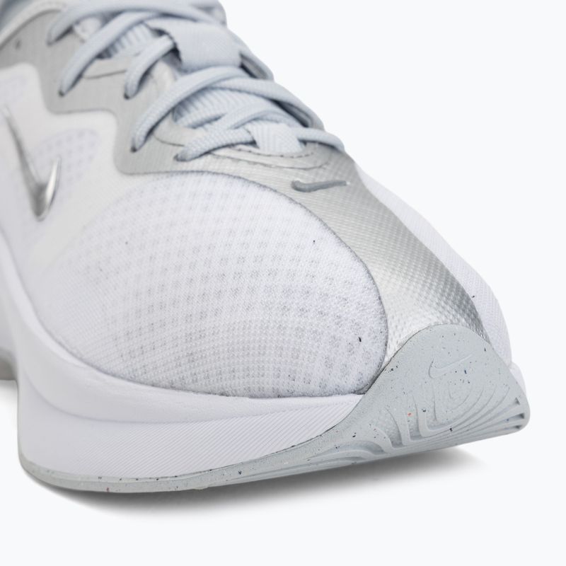 Dámské boty Nike Motiva 2 white/pure platinum/metallic silver 7