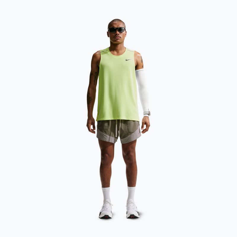Pánské běžecké šortky Nike Stride Dri-Fit Brief-Lined 5" light army/spruce fog 2