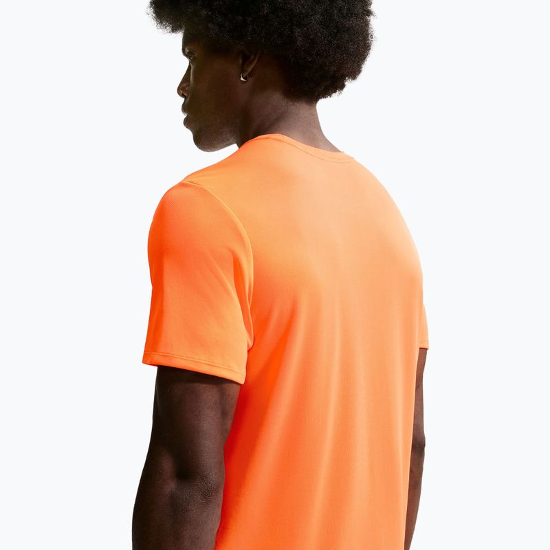 Pánské běžecké tričko Nike Miler Dri-Fit UV total orange 6
