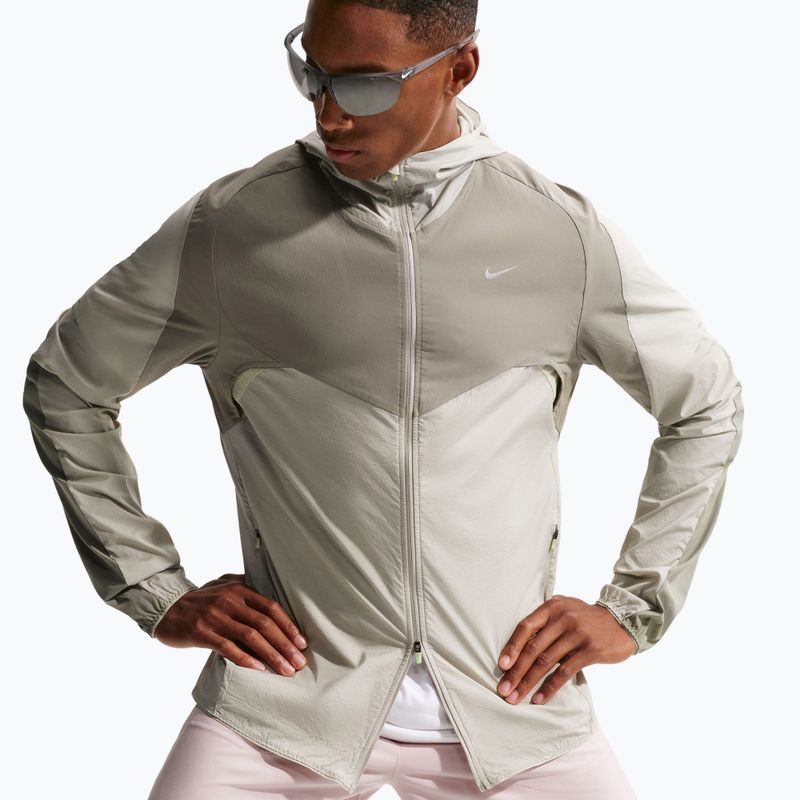 Pánská běžecká bunda Nike Stride Dri-Fit light army/spruce fog 4