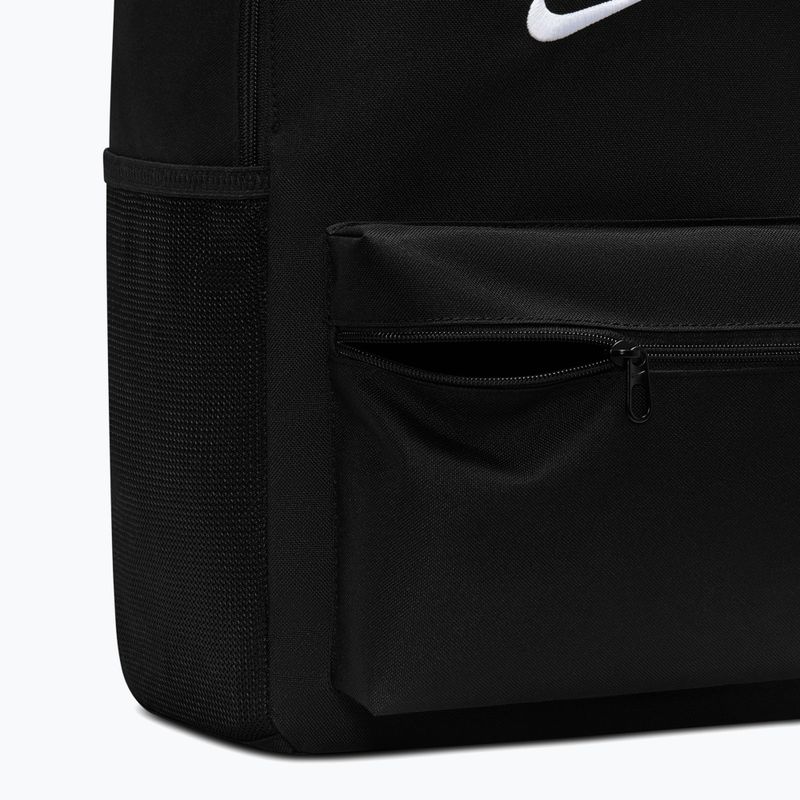 Městský batoh Nike Heritage 23 l black/white 5