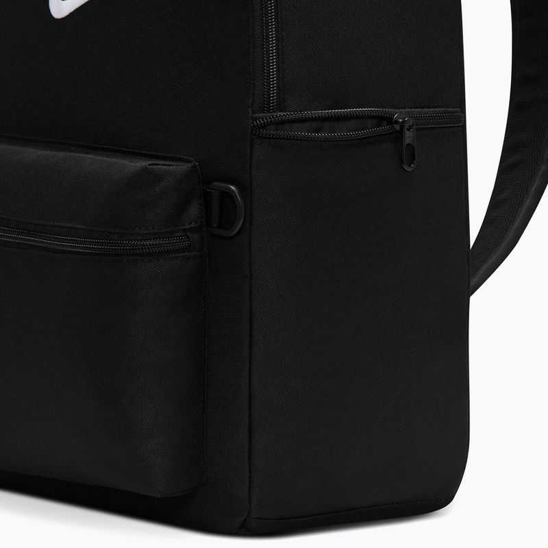 Městský batoh Nike Heritage 23 l black/white 6