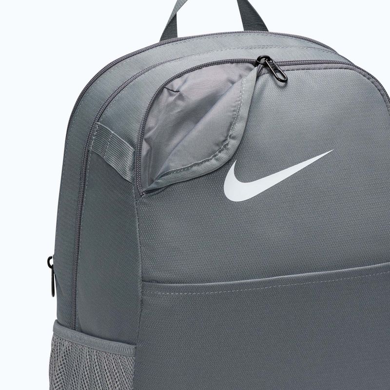 Batoh Nike Brasilia 24 l smoke grey/black/white 7