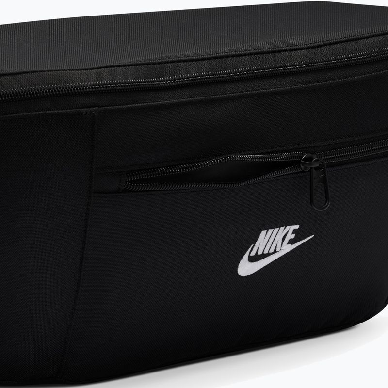 Ledvinka Nike Heritage 8 l black/black/white 6