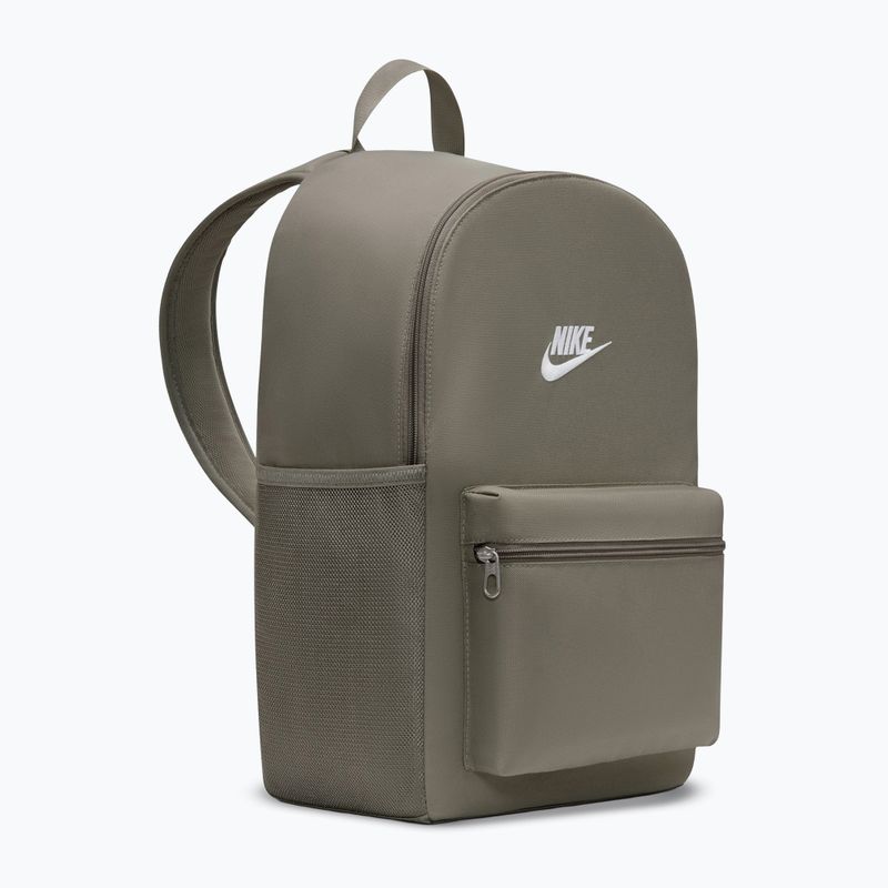 Městský batoh Nike Heritage 23 l light army/white 2