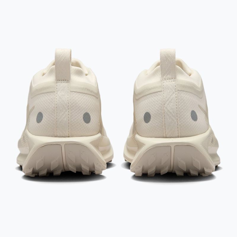 Dámské běžecké boty Nike Pegasus Trail 5 GTX light orewood brown/safety orange/cream Ii 4