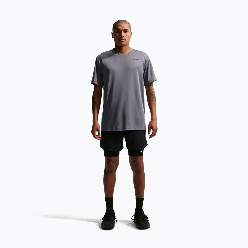 Pánské tréninkové tričko Nike Dri-FIT Training T-Shirt smoke grey/black 2