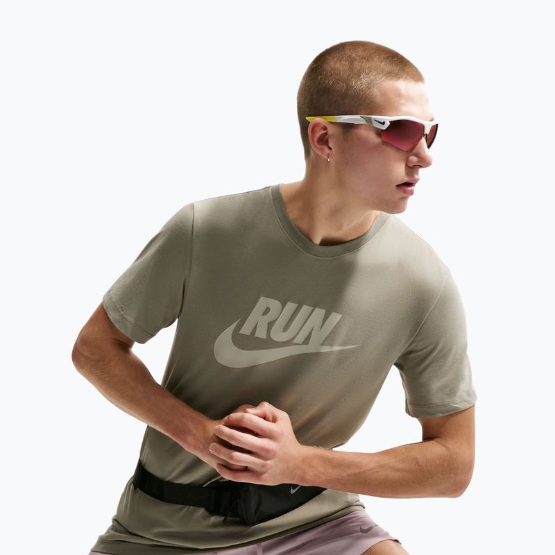 Pánské běžecké tričko Nike Dri-Fit Running silver sage/spruce fog 6