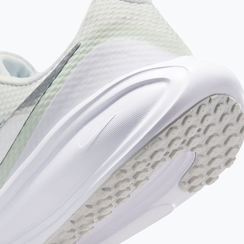 Dámské běžecké boty Nike Revolution 8 off white/barely green/metallic silver 5