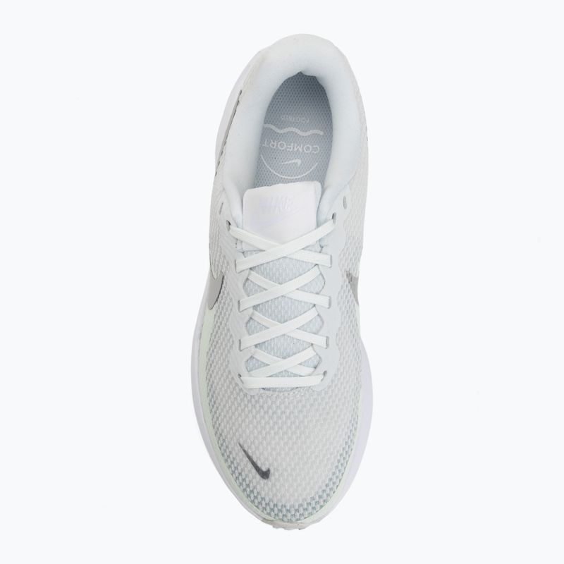 Dámské běžecké boty Nike Revolution 8 off white/barely green/metallic silver 5