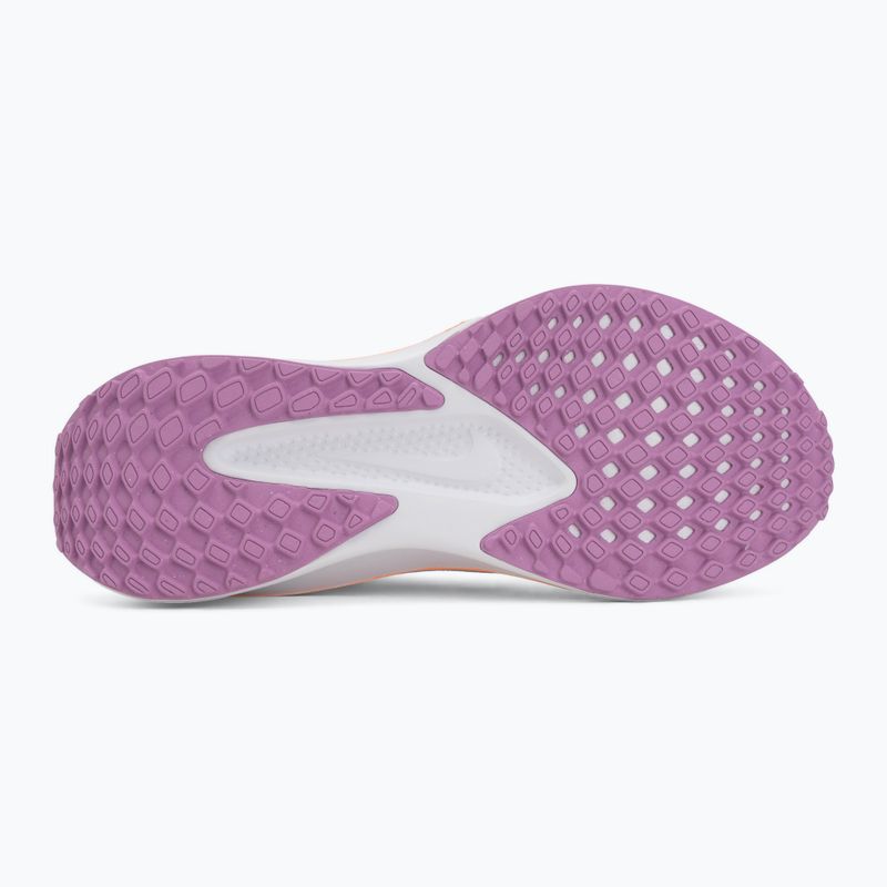 Dámské běžecké boty Nike Quest 6 white/bright violet/light magenta/black 4