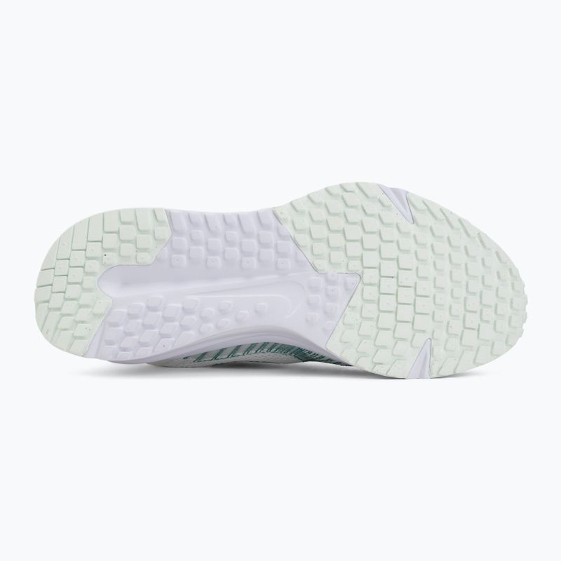 Dámské běžecké boty Nike Run Defy summit white/white/metallic silver 4
