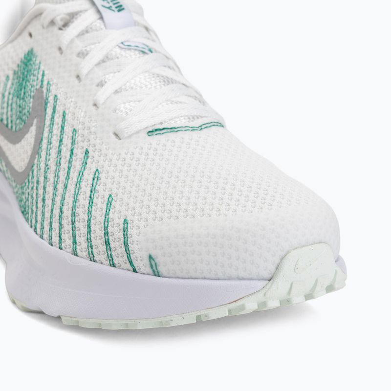 Dámské běžecké boty Nike Run Defy summit white/white/metallic silver 7